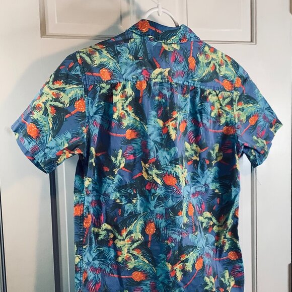 Modern Amusement Short Sleeve Palm Tree Button Up (S) - Picture 4 of 4